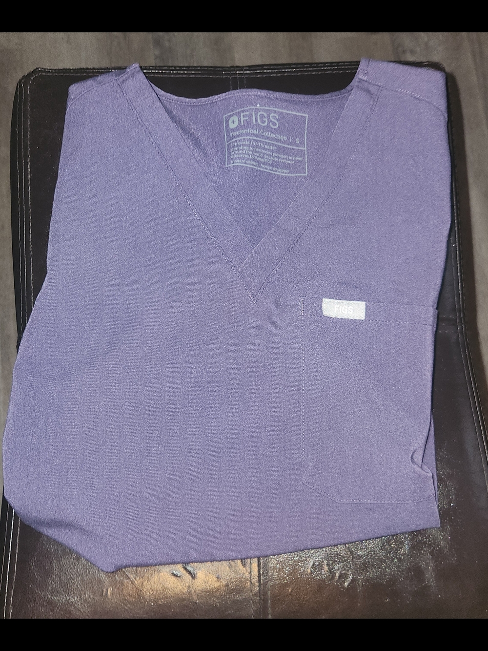 FIGS Women’s V-Neck Top – Purple